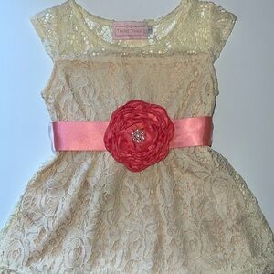 🛍 PRETTY LITTLE GIRLS DRESS SIZE 12 MONTHS 🛍